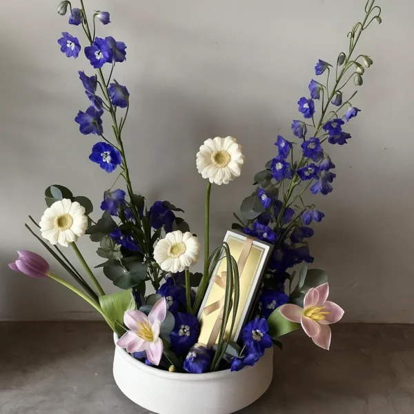 فازة دليفينيوم مع شوكلت بستاني | ورد روزا